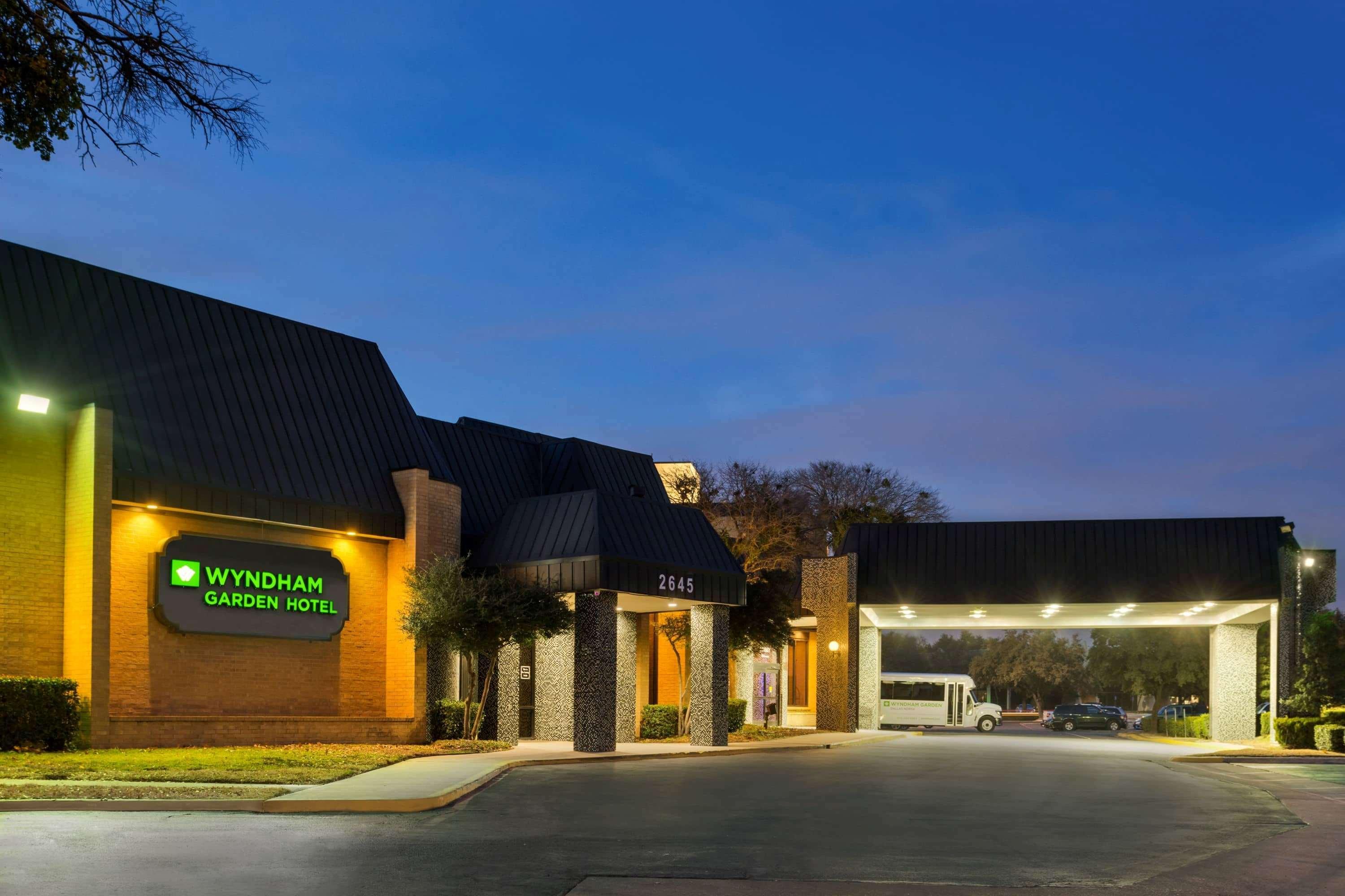 Wyndham Garden Dallas North Hotel Exterior photo